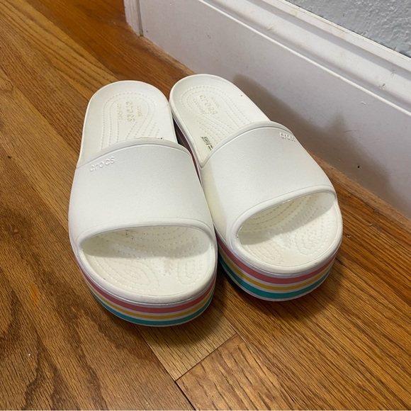 Crocs Rainbow Platform Slide - Picture 2 of 5